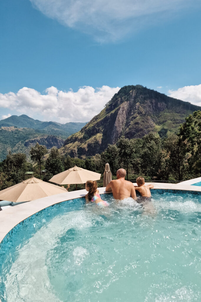 Ravana Poolclub Sri Lanka with kids