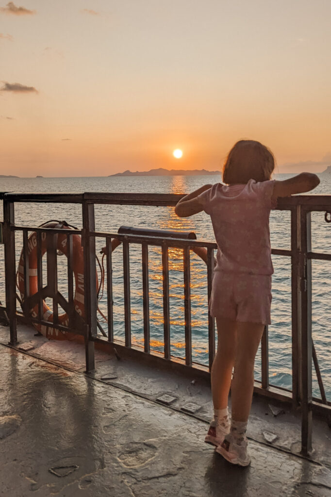 Ferry naar Koh Samui met kinderen