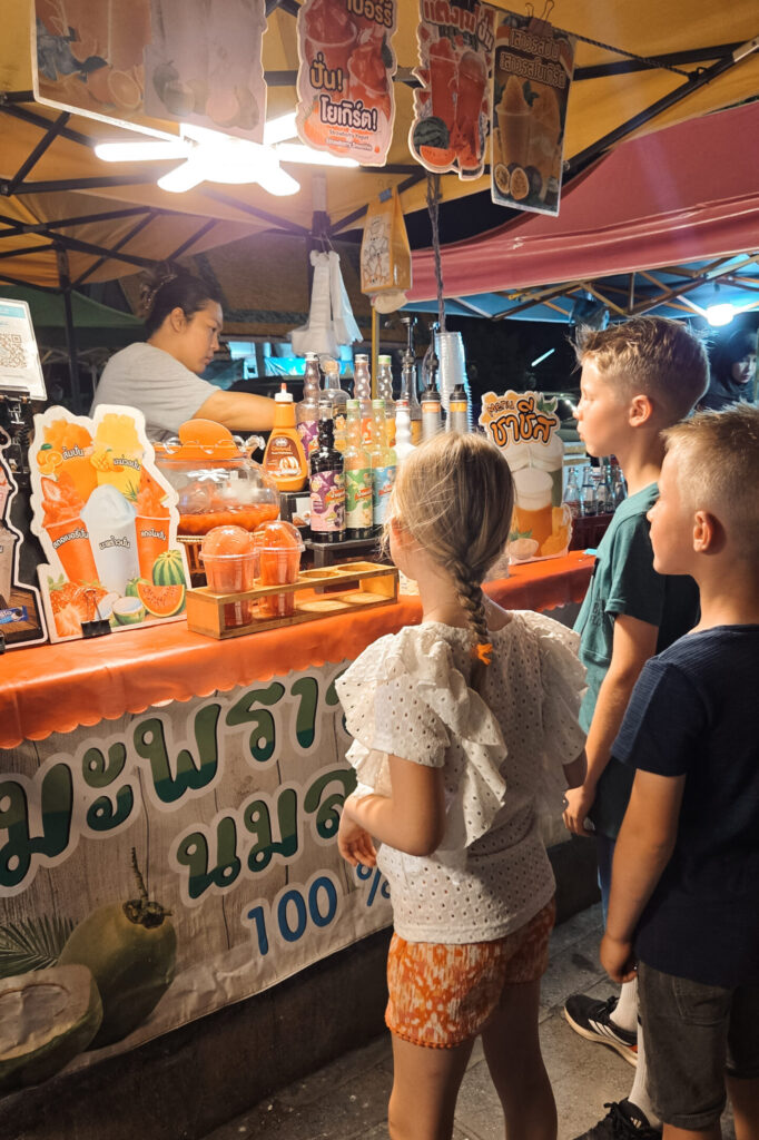 Ayutthaya met kinderen