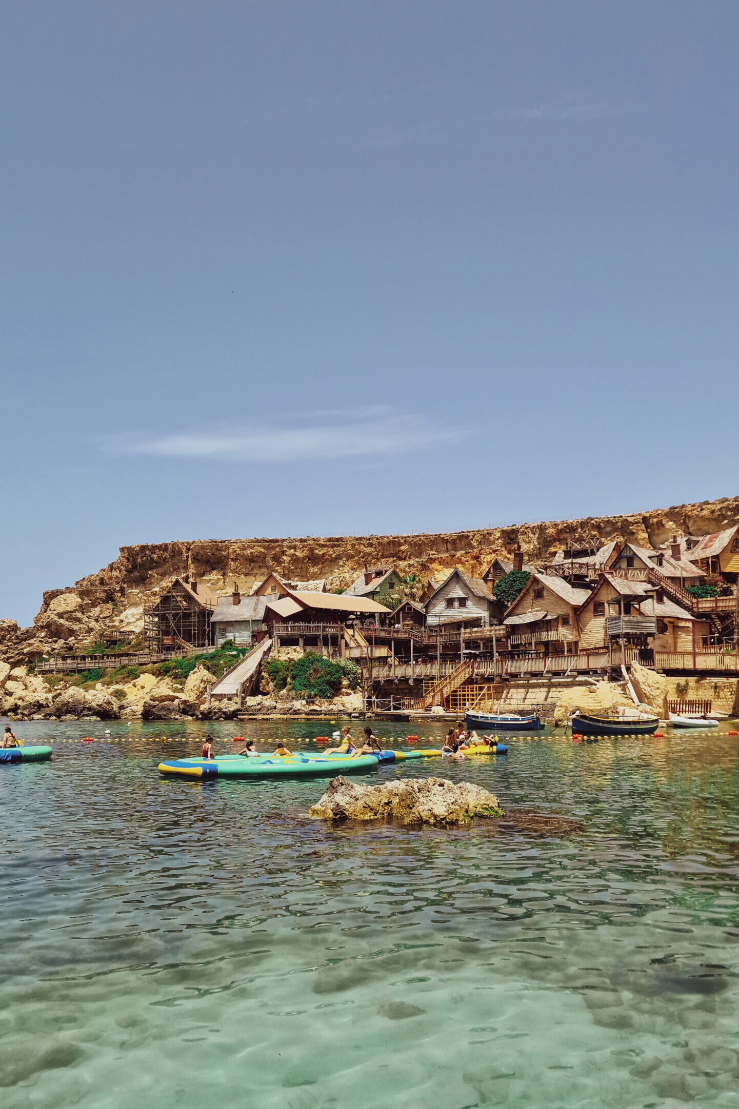 Popeye Village met kinderen