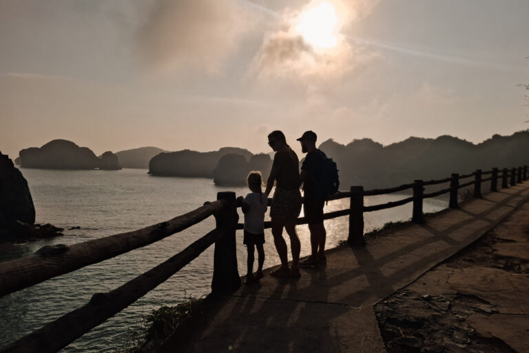 Rock Trail Cat Ba eiland met kinderen